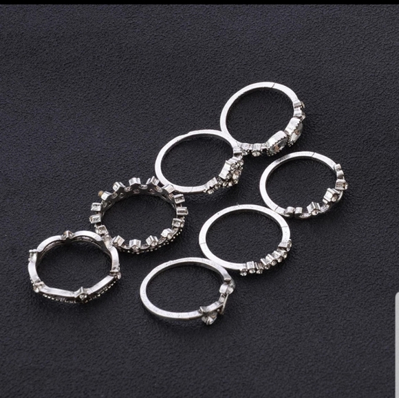 *Elizabeth * 7 Piece Ring Set - Picture 2 of 6